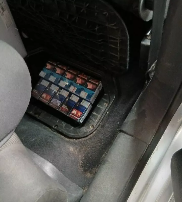 &Scaron;verc cigareta u automobilu