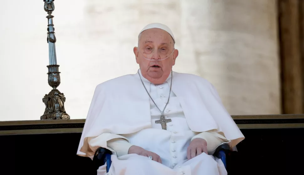 epa12013303 Pope Francis attends the Mass for the Jubilee of the Sick and Health Care Workers in Saint Peter's Square at Vatican City, 06 April 2025. EPA/GIUSEPPE LAMI