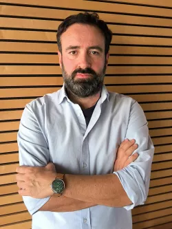 MAGAZIN GORAN SUNAJKOizvanredni profesor s Odsjeka za filozofiju Filozofskog fakulteta u Zagrebu