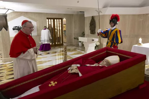 **NO LIBRI** Italy, Rome,Vatican 2025/4/21 Cardina Pietro Parolin during Rite of the Constatation of the Death of the Pontiff at the Chapel of Santa Marta.Photograph by VATICAN MEDIA /Catholic Press Photo Photo: VATICAN MEDIA/ipa-agency.net/IPA