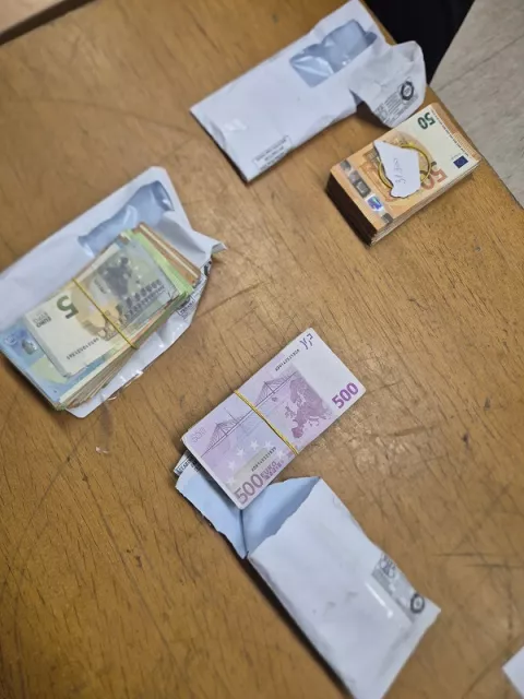 Vozač kamiona ispod madraca skrio 31.300 eura