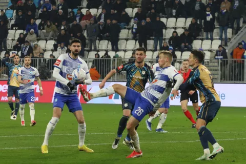 Osijek, 16. 02. 2025, Opus Arena, nogomet, SuprSport HNL 24/25, Osijek - Rijeka, Luka Jelinić (26)snimio GOJKO MITIĆ