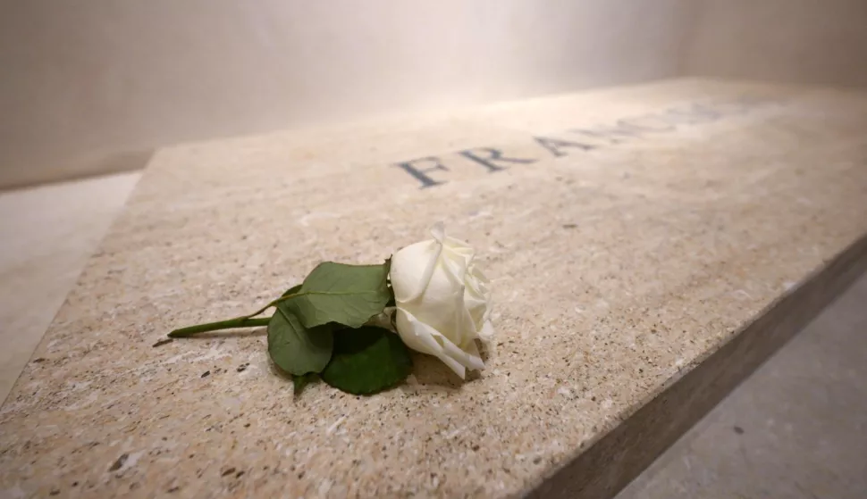 epa12057705 A handout photo made available by The Vatican Media shows the tomb of Pope Francis at the Papal Basilica of Saint Mary Major in Rome, Italy, 27 April 2025. Pope Francis passed away on Easter Monday, 21 April 2025, at the age of 88. EPA/US VATICAN MEDIA HANDOUT HANDOUT EDITORIAL USE ONLY/NO SALES