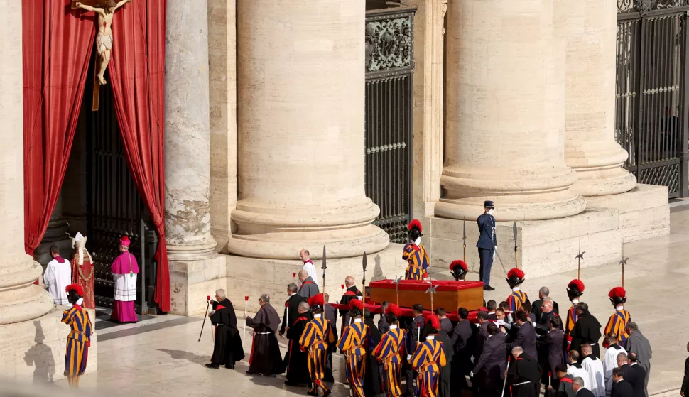 23.04.2025., Rim, Italija - Tijelo pape Franje u procesiji na Trgu sv. Petra premjesteno je u baziliku sv. Petra. Photo: Luka stanzl/PIXSELL