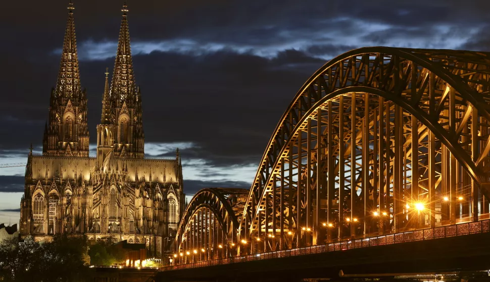 epa12045489 The Cologne Cathedral in Cologne, Germany, 21 April 2025. Pope Francis died on 21 April 2025 at the age of 88, according to the Holy See. Born Jorge Mario Bergoglio in Buenos Aires, Argentina, on 17 December 1936, he was appointed leader of the Catholic Church on 13 March 2013, succeeding Pontiff Emeritus Benedict XVI. EPA/CHRISTOPHER NEUNDORF