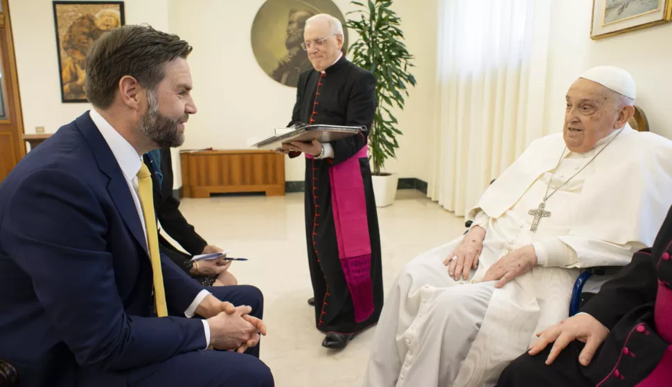 epa12042305 A handout picture provided by the Vatican Media shows shows Pope Francis meeting with US Vice President JD Vance on Easter Sunday at the Vatican, 20 April 2025. EPA/VATICAN MEDIA HANDOUT HANDOUT EDITORIAL USE ONLY/NO SALES