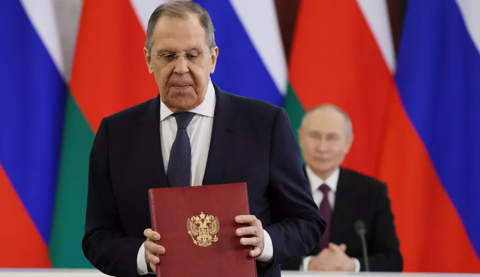 epa12047013 Russian Foreign Minister Sergei Lavrov attends a signing ceremony following a meeting of Russian President Vladimir Putin and Sultan of Oman Haitham bin Tariq Al-Said at the Kremlin in Moscow, Russia, 22 April 2025. Haitham bin Tariq al-Said is on a two-day state visit to Russia. EPA/SERGEI SAVOSTYANOV/SPUTNIK/KREMLIN POOL MANDATORY CREDIT