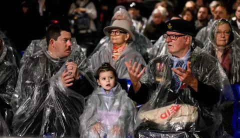 epa12052695 Veterans and members of the public attend the Anzac Day dawn service at the Cenotaph in Martin Place in Sydney, Australia, 25 April 2025. EPA/BIANCA DE MARCHI AUSTRALIA AND NEW ZEALAND OUT