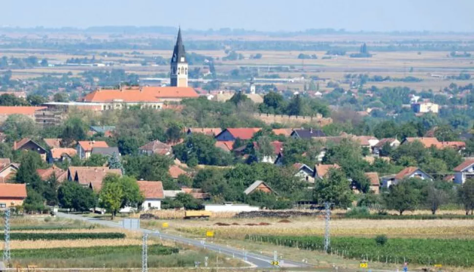 magazin...ilok...21.09.2012.pogled na ilok sa principovcafoto gordan panic