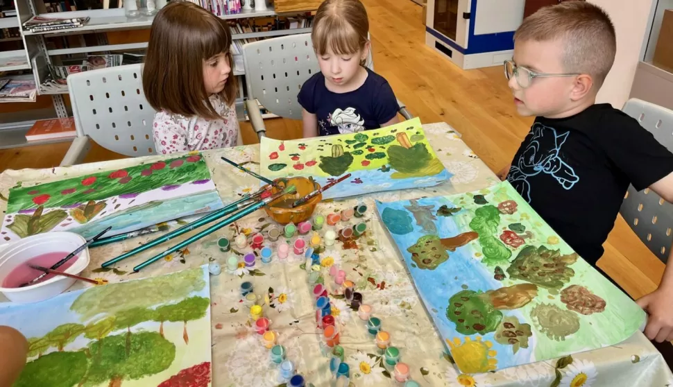 BELIŠĆE - U Gradskoj knjižnici i čitaonici održana je još jedna kreativna radionica za djecu. Voditeljica joj je bila Katarina Pucko, magistrica kiparstva. travanj 2025.