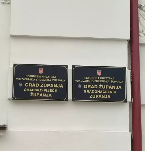 Ulaz u gradsku upravufoto: Marija Lešić Omerović