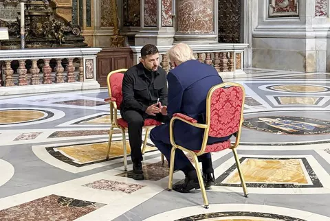 epa12056121 epa12056108 A handout photo made available by the Ukrainian Presidential Press Service shows Ukrainian President Volodymyr Zelensky (L) meeting with US President Donald J. Trump (R) in Saint Peter's Cathedral prior to the funeral Mass of Pope Francis in Saint Peter's Square in Vatican City, 26 April 2025. Pope Francis passed away on Easter Monday, 21 April 2025, at the age of 88. EPA/PRESIDENTIAL PRESS SERVICE HANDOUT HANDOUT HANDOUT EDITORIAL USE ONLY/NO SALES EPA-EFE/PRESIDENTIAL PRESS SERVICE HANDOUT HANDOUT HANDOUT EDITORIAL USE ONLY/NO SALESHANDOUT EDITORIAL USE ONLY/NO SALES