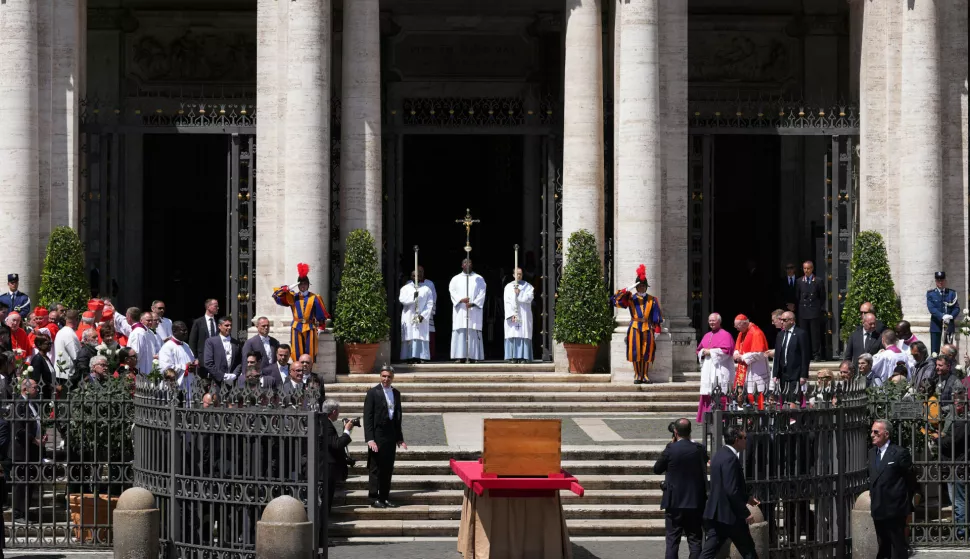 After the funeral Mass for Pope Francis at the Vatican his body has been brought to his chosen burial place, the Santa Maria Maggiore Basilica in Rome, Italy on April 26, 2025. Photo by (EV) C. Furlong - Vatican Pool/ABACAPRESS.COM Photo: ABACA/ABACA