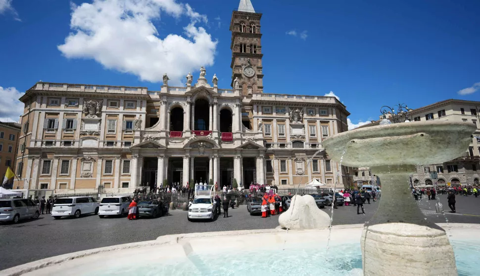 After the funeral Mass for Pope Francis at the Vatican his body has been brought to his chosen burial place, the Santa Maria Maggiore Basilica in Rome, Italy on April 26, 2025. Photo by (EV) C. Furlong - Vatican Pool/ABACAPRESS.COM Photo: ABACA/ABACA