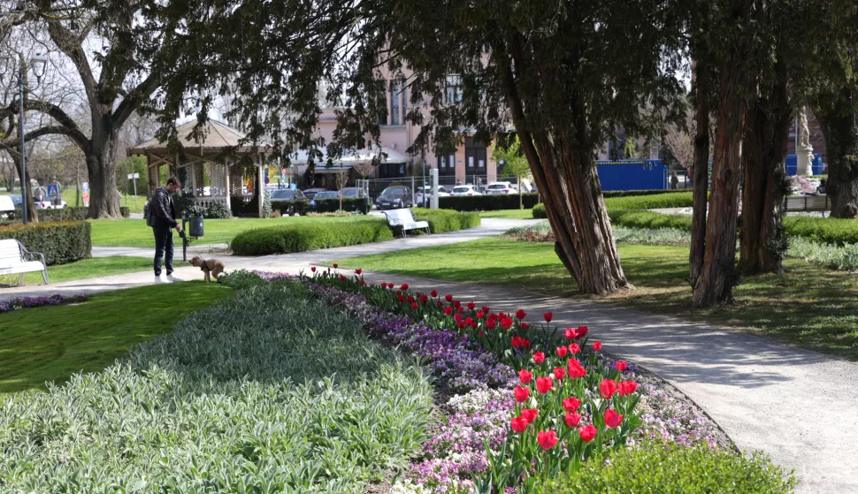 Osijek, 25. 03. 2024., Sakuntala park, slobodnjaci, slobodnjak, proljece, ljudi, odmor, suncano vrijemeSNIMIO BRUNO JOBST