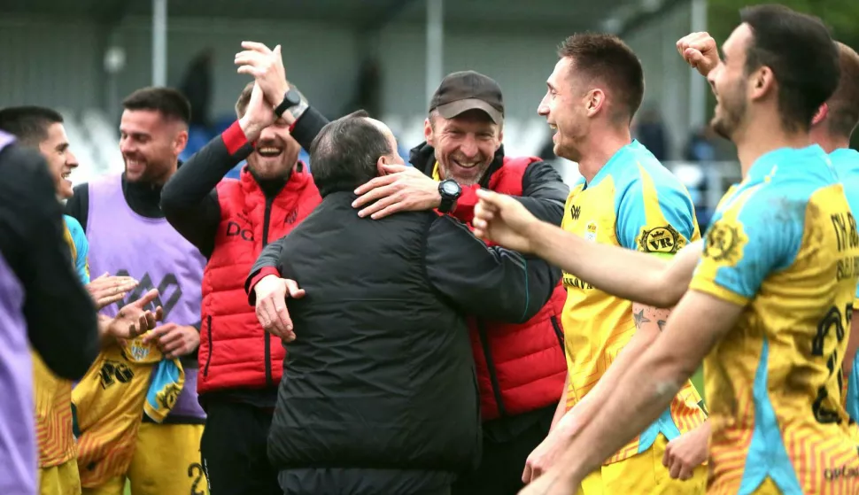 Igor Budiša, Jovo Vuković i igrači BSK-a imaju razloga za slavljeFoto: Matija Vuković/BSK