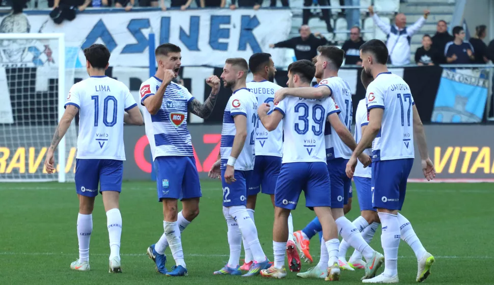 Osijek, 27. 04. 2025, Opus Arena, nogomet, SuperSport HNL24/25, Osijek - Hajduk. Slavlje nakon prvog gola.snimio GOJKO MITIĆ