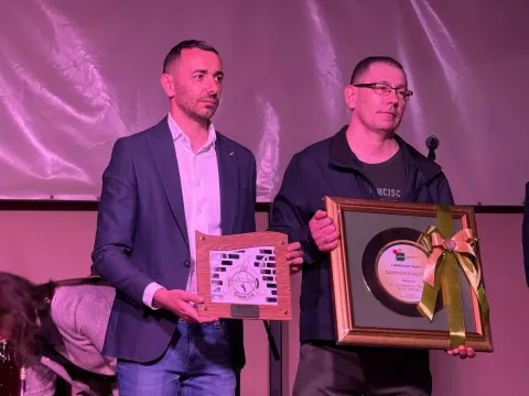 ANDRIJAŠEVCIProglašenjem pobjednika 2. GastRo A – izbora najbolje kulenove seke i kobasice, u Andrijaševcima je završena kulinarska manifestacija koju organizira Općina Andrijaševci u suradnji s VSŽ-om.travanj 2025.