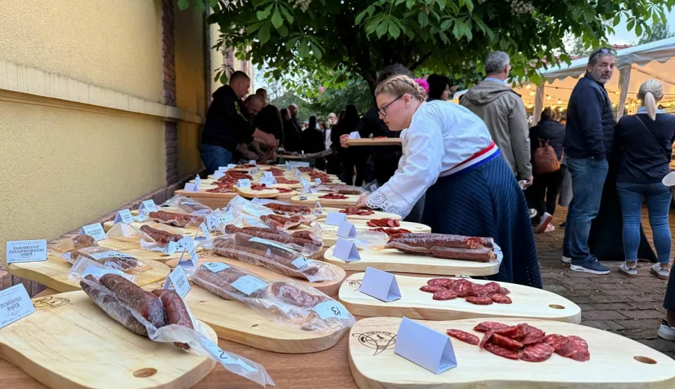 ANDRIJAŠEVCIProglašenjem pobjednika 2. GastRo A – izbora najbolje kulenove seke i kobasice, u Andrijaševcima je završena kulinarska manifestacija koju organizira Općina Andrijaševci u suradnji s VSŽ-om.travanj 2025.