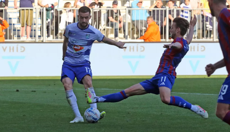Osijek, 27. 04. 2025, Opus Arena, nogomet, SuperSport HNL24/25, Osijek - Hajduk, Arnel Jakupović (17).snimio GOJKO MITIĆ