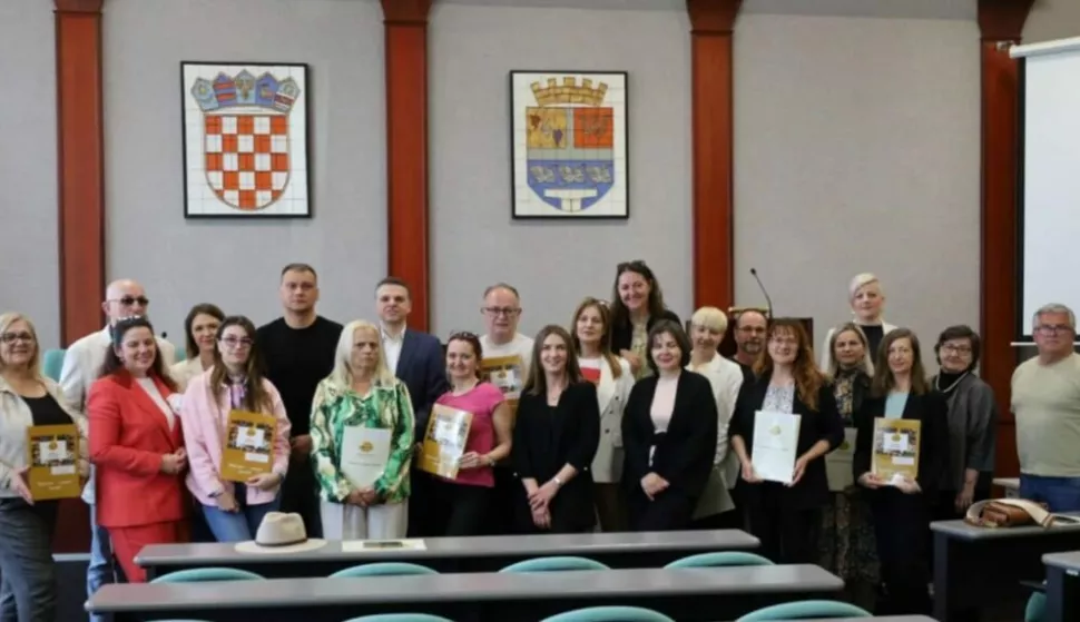 VINKOVCI - URUČENI UGOVORI UDRUGAMA za socijalnu skrb i ruralni razvoj VSŽ-atravanj 2025.