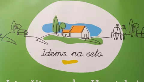 Zagreb, 29.04.2025. - Udruga ruralnog turizma Hrvatske (URTH) novinarima je predstavila novi neprofitni nacionalni portal ruralnog turizma idemonaselo.hr, suradnju sa studentima te promovirala domaća, autohtona  jela i pića.foto HINA/ Edvard ŠUŠAK