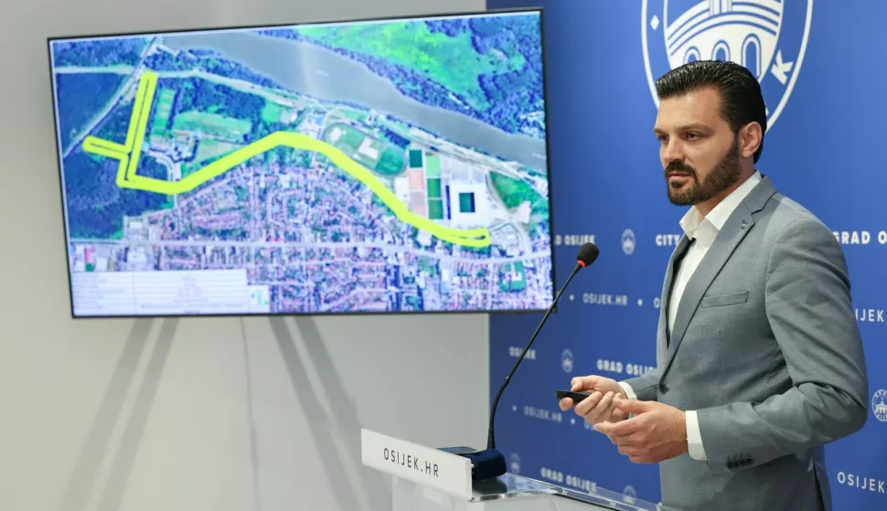 Zamjenik gradonačelnika Dragan Vulin održao je u srijedu konferenciju za medije na kojoj je govorio o aktualnostima u mjerama suzbijanja komaraca, koji su se ove godine pojavili nešto ranije nego je to bio slučaj protekle dvije godine.