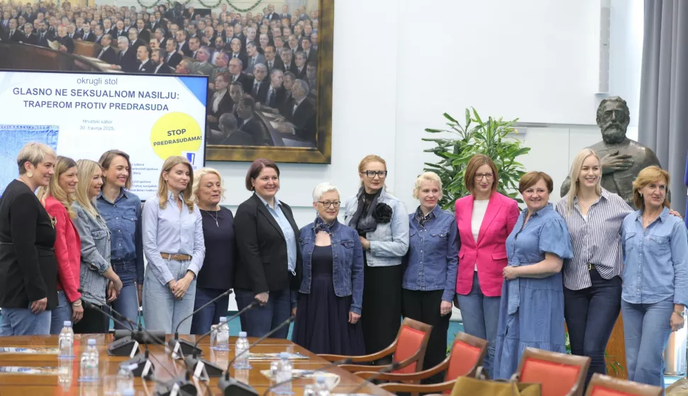 Zagreb.30.4.2025.Potpredsjednica Hrvatskoga sabora Sabina Glasovac u suradnji sa saborskim Odborom za ravnopravnost spolova, Ženskom sobom i magazinom Story održali su okrugli stol u povodu obilježavanja Međunarodnog dana borbe protiv okrivljavanja žrtava seksualnog nasilja (Denim Day), s temom "Glasno 'ne' seksualnom nasiljuTraperom protiv predrasuda". foto HINA/ Tomislav Pavlek/ tp