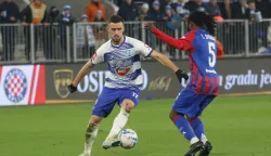 Osijek, 24. 11. 2024, Opus Arena, nogmoet, SupeSport HNL, Osijek - Hajduk. Arnel Jakupović (17).snimio GOJKO MITIĆ