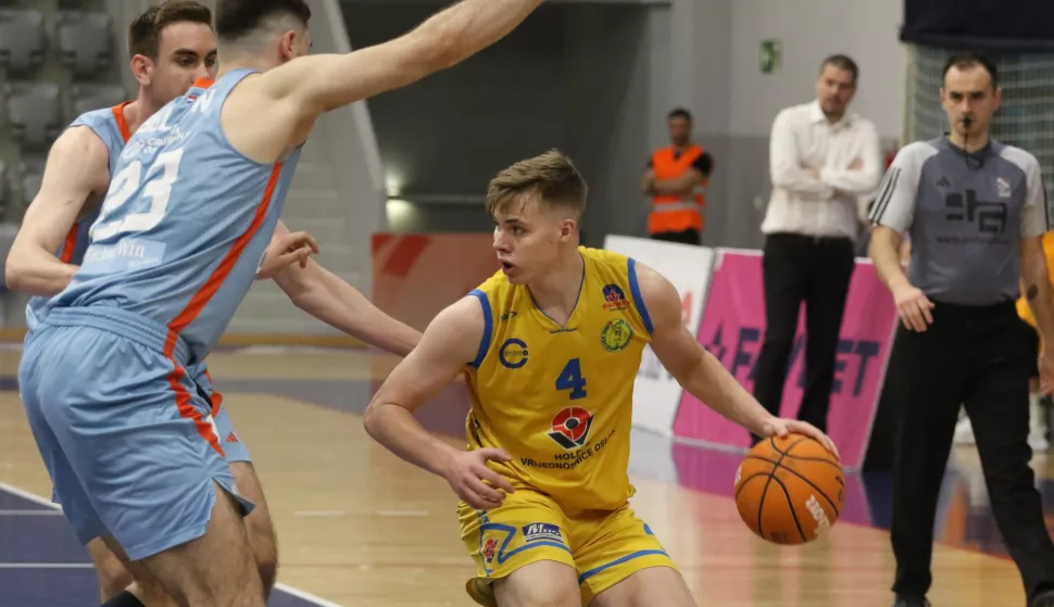 Osijek, 03. 05. 2025, SD Gradski vrt, košarka, Vrijednosnice Osijek - Cedevitia Junior (Zagreb), FAVBET Premijer liga.snimio GOJKO MITIĆ