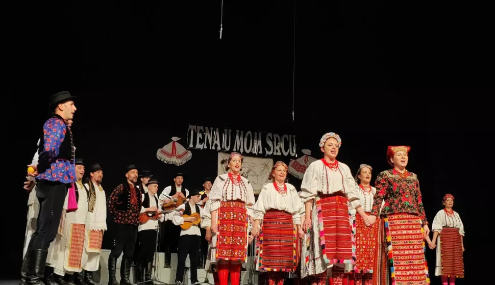 ĐAKOVO - Đakovački KUD Tena u Hrvatskom je domu održao 38. godišnji koncert, a pod nazivom "Oj, javore, zelen bore", SVIBANJ 2023.