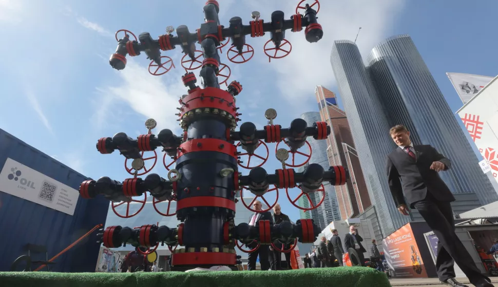 epa12033108 Visitors attend the 24st International Exhibition for Equipment and Technologies for the Oil and Gas Industries 'Neftegaz' in Moscow, Russia, 15 April 2025. The Exhibition runs from 14 to 17 April. EPA/MAXIM SHIPENKOV