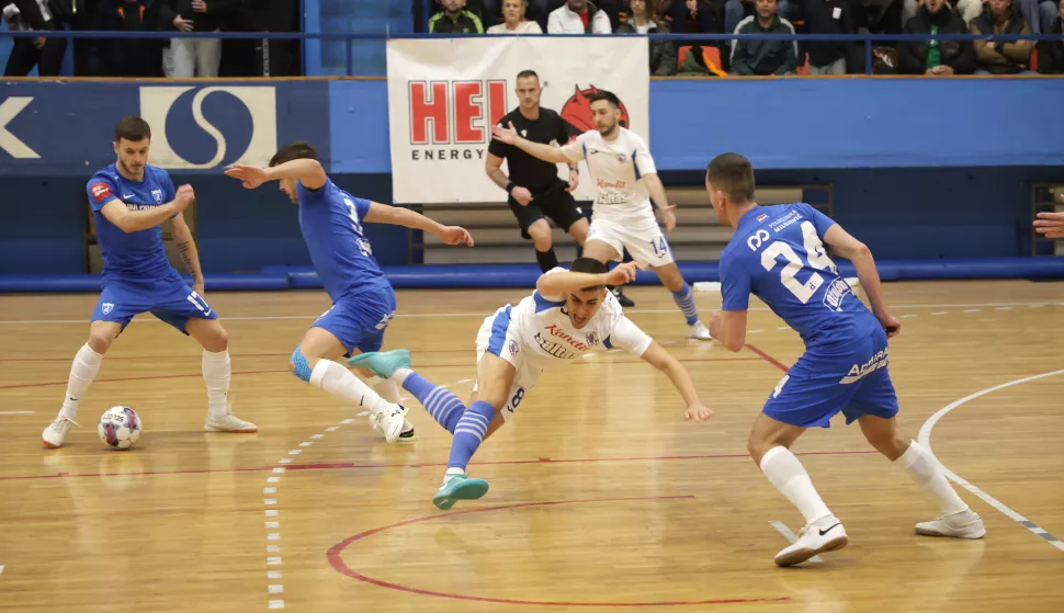 Osijek, 23. 11. 2024., Dvorana Zrinjevac, Osijek-Kandit - Fufsal-Dinamo (Zagreb), futsal, SuperSport Prva HMNL SNIMIO BRUNO JOBST