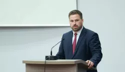 ĐAKOVOĐakovo, Đakovo, grade, divan, divan si ti... - pjevao je u četvrtak KUD Tena u povodu Dana grada, 8. svibnja, i 786 godina njegove pisane povijesti na svečanoj akademiji u Središnjoj nadbiskupijskoj i fakultetskoj knjižnici.8. 5. 2025.