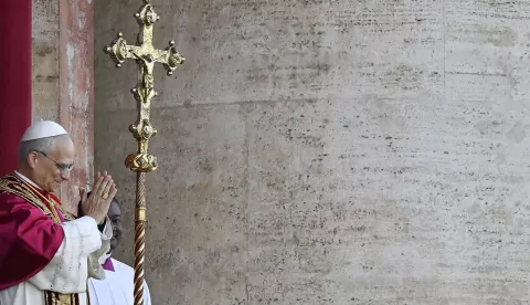 epa12084559 Newly elected Pope Leo XIV, Cardinal Robert Francis Prevost from the USA, greets faithfuls from the central loggia of Saint Peter's Basilica, Vatican City, 08 May 2025. EPA/RICCARDO ANTIMIANI