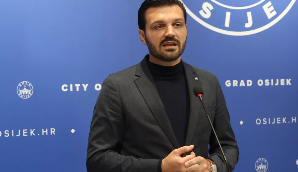 Osijek, 09. 05. 2025, Kuhačeva 9, novosti o komarcima, Dragan Vulin.snimio GOJKO MITIĆ