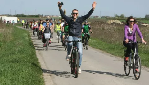 14.04.2018., Antunovac - Biciklijada tragom pustara, start ispred Opcine Antunovac.Foto: Zeljko Sepic/Glas Slavonije