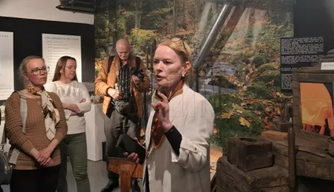 Glas Museum u austrijskom Bärnbachu bit će do kraja prosinca domaćin tridesetak predmeta iz bogate Zbirke stakla Muzeja za umjetnost i obrt (MUO), na međunarodnoj izložbi "Remek djela od stakla". 