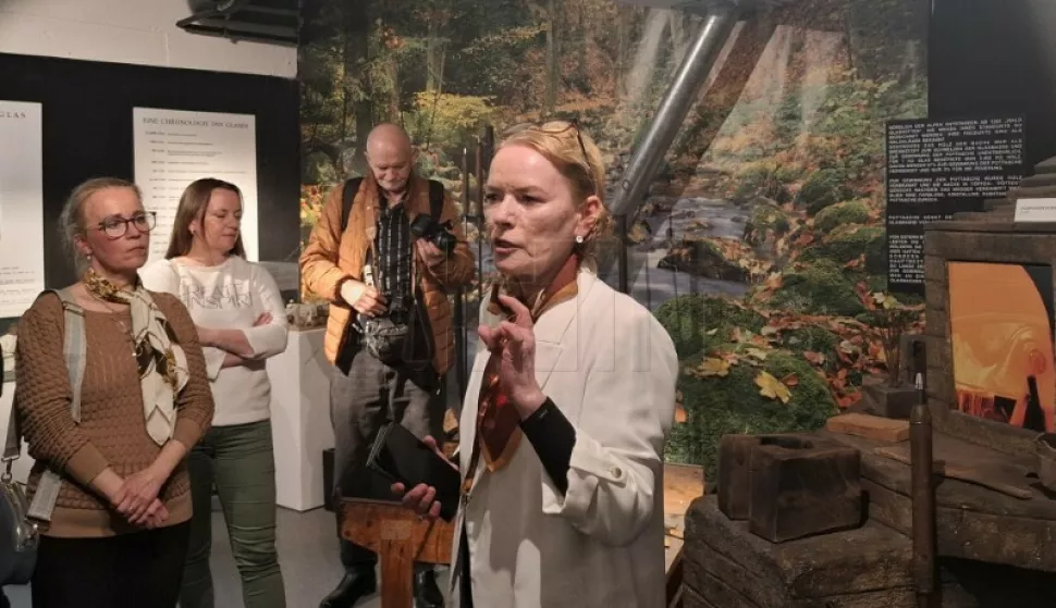 Glas Museum u austrijskom Bärnbachu bit će do kraja prosinca domaćin tridesetak predmeta iz bogate Zbirke stakla Muzeja za umjetnost i obrt (MUO), na međunarodnoj izložbi "Remek djela od stakla".