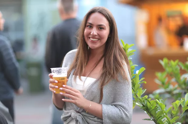 Osijek, 10. 05. 2025., Sunčana ulica, Craft beer festival, subota, reportaža; Mia Teodora Miletić - studentica medicineSNIMIO BRUNO JOBST