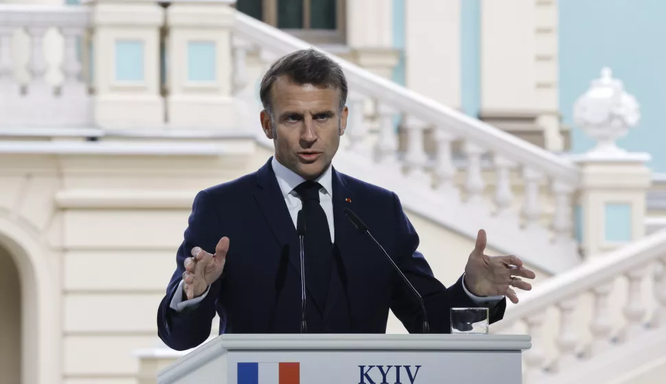 epa12088737 France's President Emmanuel Macron gestures as he addresses a joint press conference following a meeting of the 'Coalition of the willing' at the Mariinskyi Palace, the official residence of the president of Ukraine, in Kyiv, Ukraine, 10 May 2025, amid the ongoing Russian invasion. EPA/SERGEY DOLZHENKO
