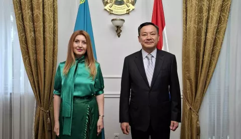 MAGAZIN INANj_Eksc__Daulet_Batrashev__veleposlanik_Republike_Kazahstan_i_Ina_Stasevic_