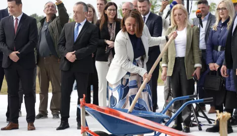 Rugvica, 12.05.2025.- Svečanost otvaranja gradilišta za izgradnju postrojenja Imunološkog zavoda. Na fotografiji ministrica zdravstva Irena Hrstić.foto HINA/ Admir BULJUBAŠIĆ/ abu