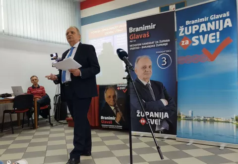Nezavisni kandidat za župana Osječko-baranjske županije Branimir Glavaš čiju kandidaturu podupiru HDSSB i HSS u ponedjeljak je predstavio svoj izborni program