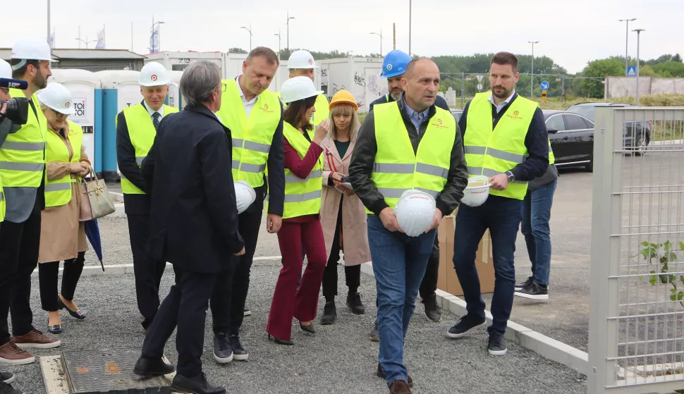 Osijek, 12. 05. 2025, Nova Prva gimnazija, obilazak objekta - Anušić & Radić.snimio GOJKO MITIĆ