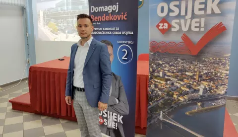 Nezavisni kandidat za gradonačelnika Osijeka 26-ogodišnji doktor stomatologije Domagoj Bendeković, kojega na predstojećim lokalnim izborima podržava koalicija stranaka HDSSB i HSS, predstavio je u utorak svoj izborni program u kojemu razvoj Osijeka vidi na obje obale rijeke Drave