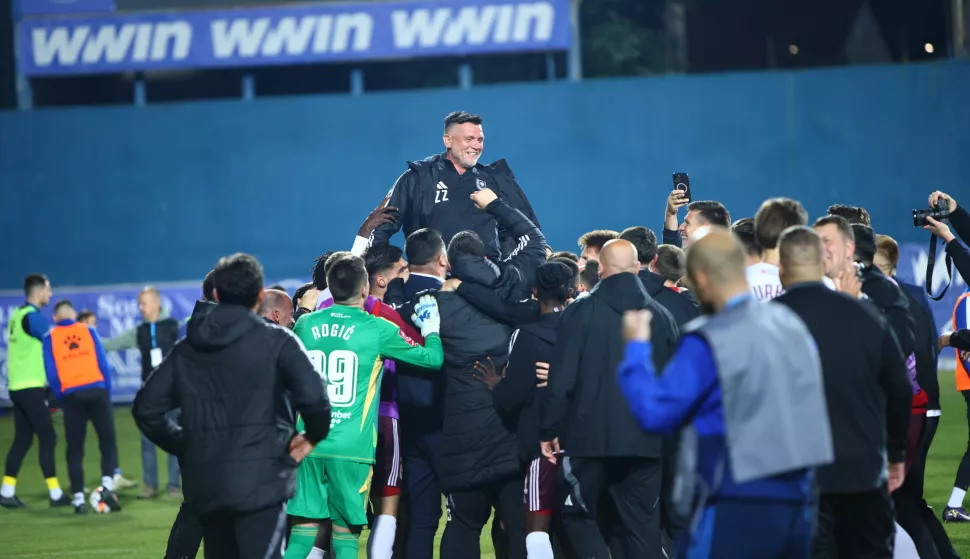 14.05.2025., Siroki Brijeg, Bosna i Hercegovina - Uzvratna utakmica finala Kupa Bosne i Hercegovine, NK Siroki Brijeg - FK Sarajevo. Slavlje igraca FK Sarajevo nakon osvojenog Kupa Bosne i Hercegovine Photo: Denis Kapetanovic/PIXSELL