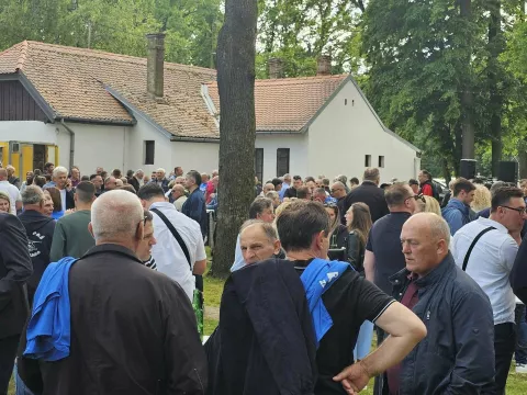 Vinkovci, predizborni skup HDZ-a u šumi Kunjevci