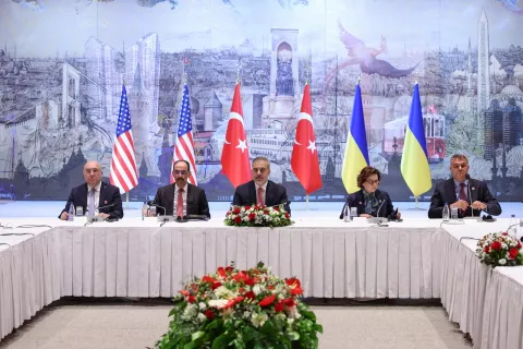 epa12104870 A handout picture made avaliable by Turkish Foreign Minister Press Office shows Turkish Foreign Minister Hakan Fidan (C) and Ibrahim Kalin (2-L) director of Turkish National Intelligence Organization (MIT) attend a meeting with members of the Ukrainian delegation at the Presidential Office in Istanbul, Turkey, 16 May 2025. Delegations from Russia and Ukraine, including the Ukrainian head of state, have arrived in Turkey for planned peace talks. U.S. Secretary of State Rubio is in Istanbul to participate in the talks. EPA/HANDOUT/TURKISH FOREIGN MINISTER PRESS OFFICE HANDOUT HANDOUT EDITORIAL USE ONLY/NO SALES