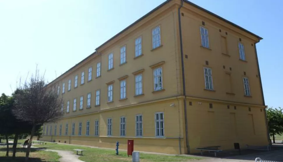 Osijek, 26. 07. 2022, Campus, Fakultet za odgojne i obrazovne znanosti Osijek, FOOZOS. Novi obrazovni programi, studiji na fakultetu, zgrada.snimio GOJKO MITIĆ